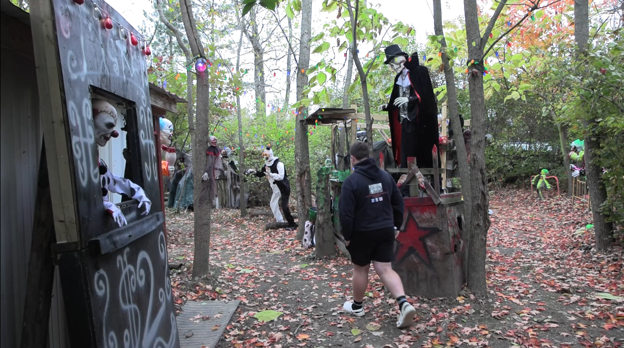 Lafayette brothers turn backyard Into haunted Halloween attraction